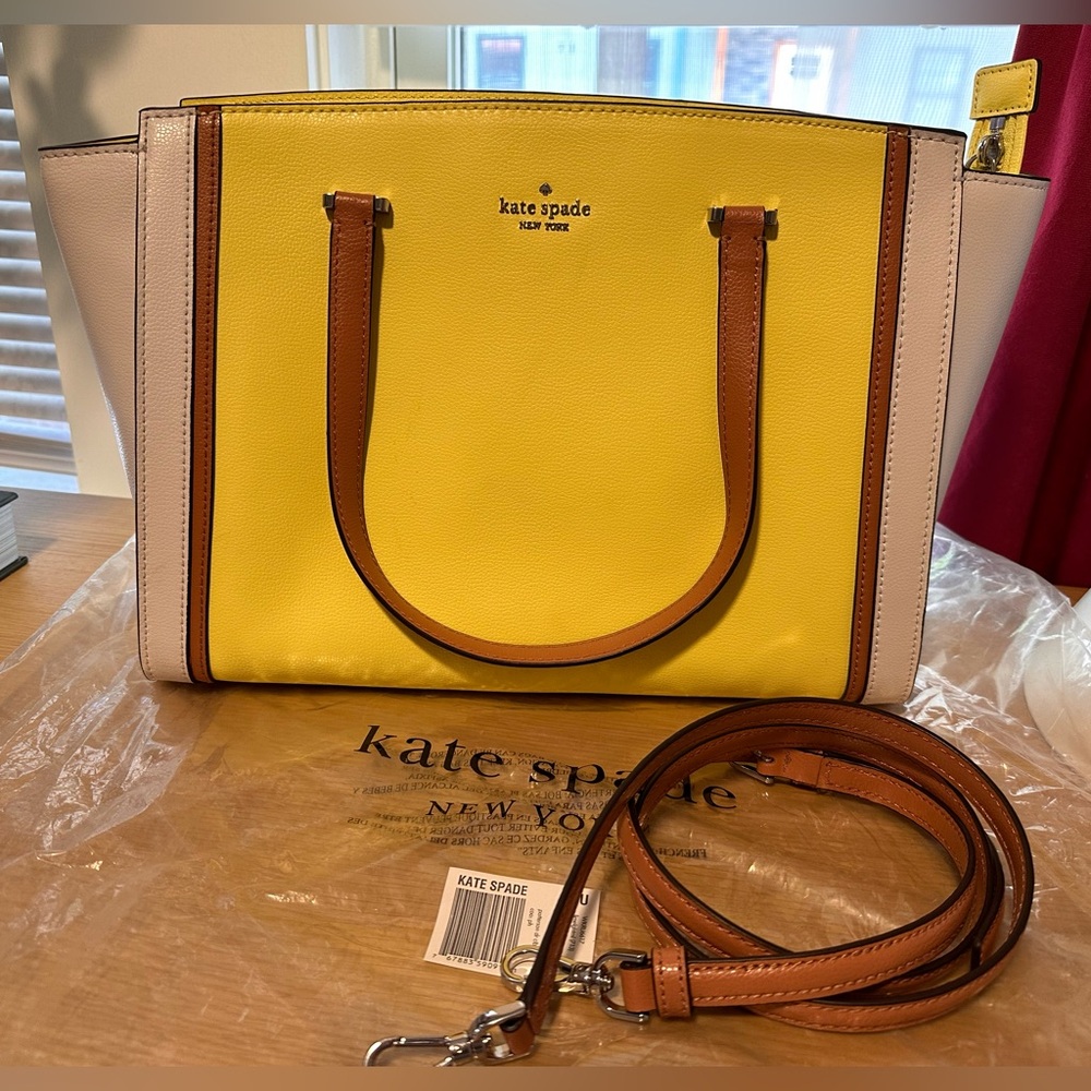 NWT kate spade Yellow and White Bag Bag